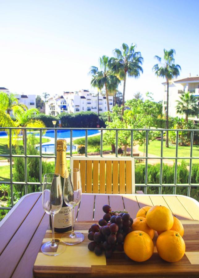 Appartamento Walk To Puerto Banus, 2Br, 2Bth, Pool Marbella Esterno foto
