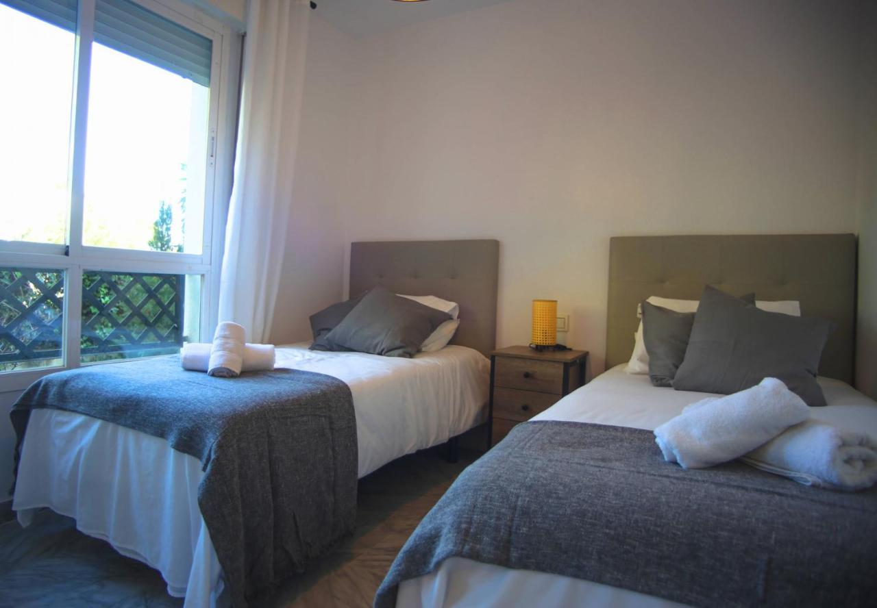 Appartamento Walk To Puerto Banus, 2Br, 2Bth, Pool Marbella Esterno foto