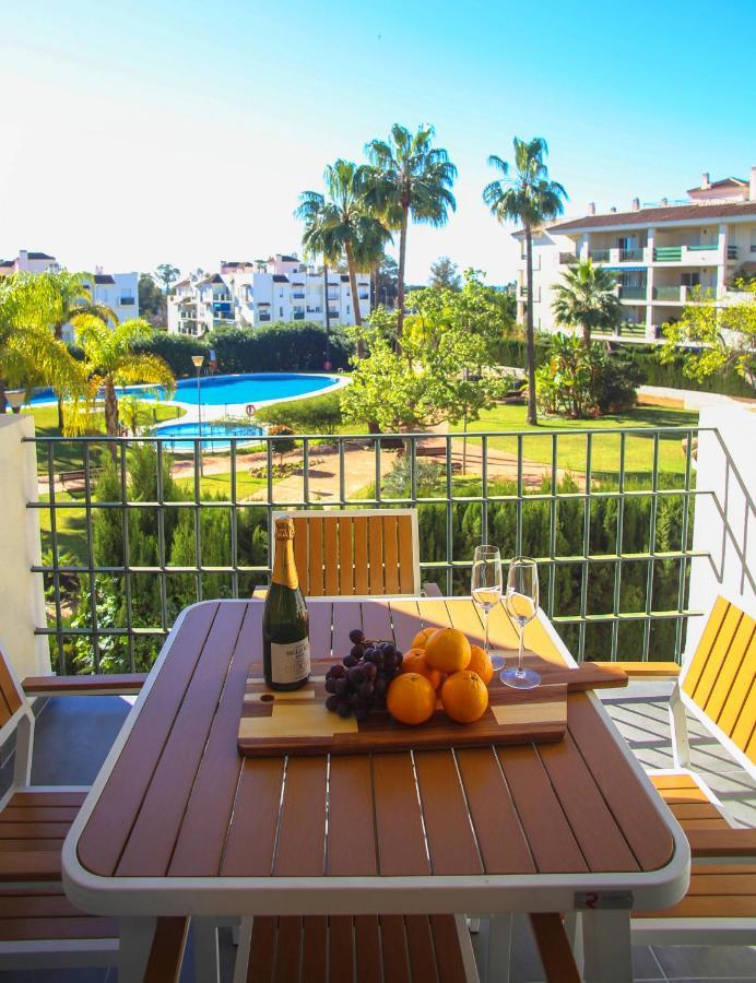 Appartamento Walk To Puerto Banus, 2Br, 2Bth, Pool Marbella Esterno foto
