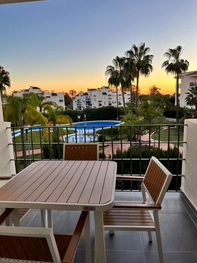 Appartamento Walk To Puerto Banus, 2Br, 2Bth, Pool Marbella Esterno foto