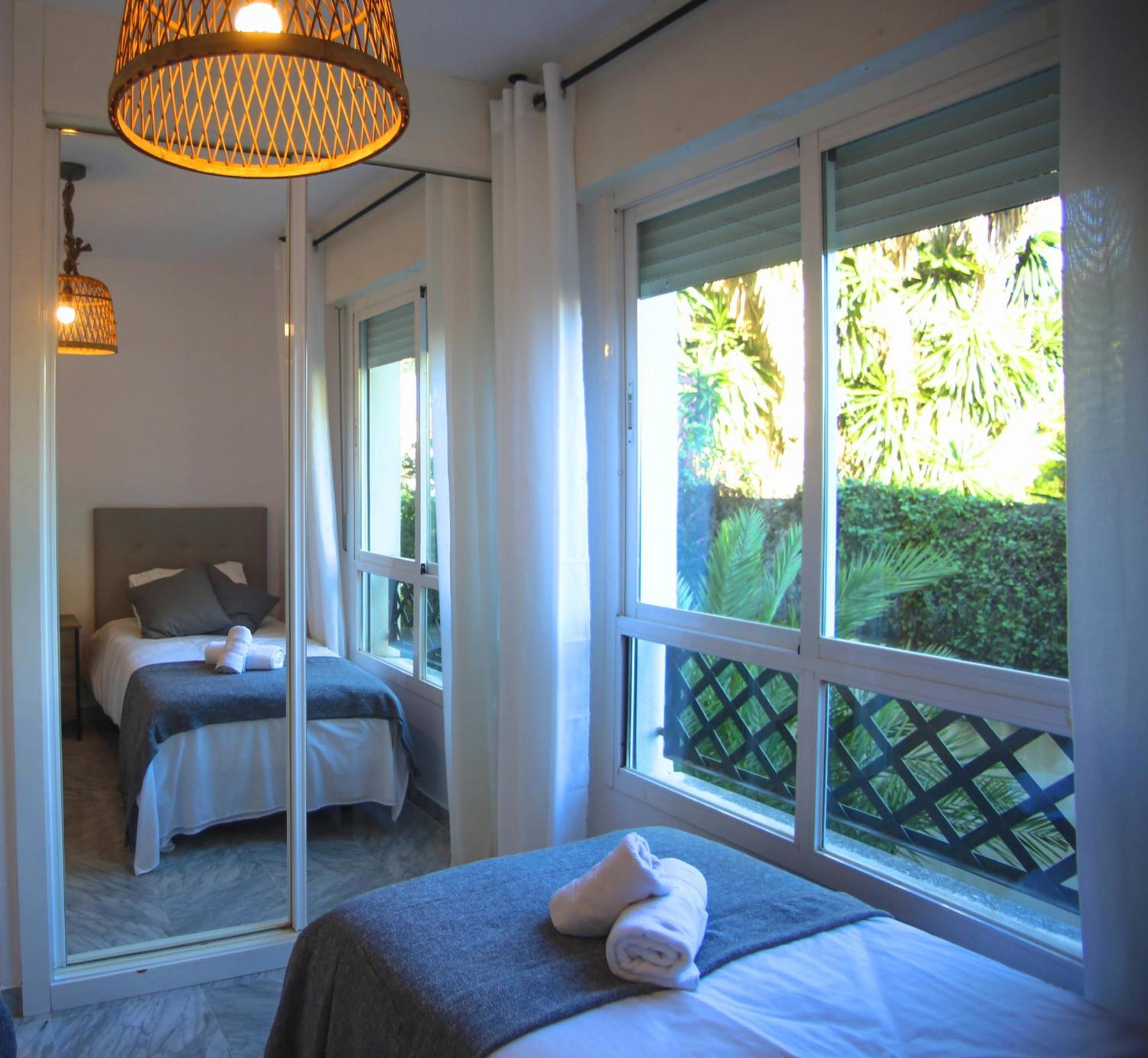 Appartamento Walk To Puerto Banus, 2Br, 2Bth, Pool Marbella Camera foto
